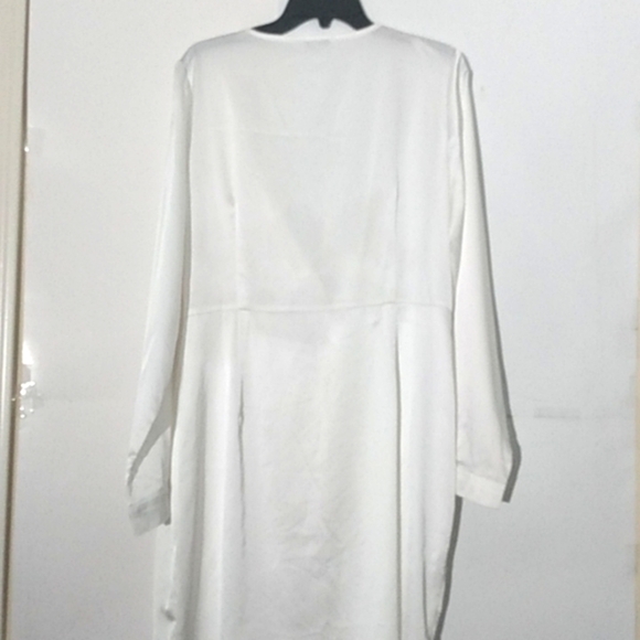 FASHION NOVA SUGAR FREE CREAM SATIN DRESS SIZE 2XL - Picture 9 of 10